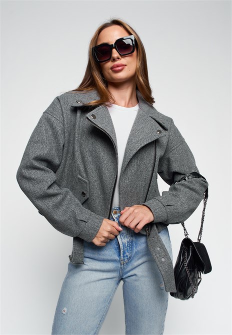 {{photo.Alt || photo.Description || 'Куртка'}}