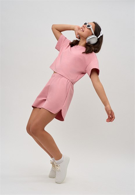 {{photo.Alt || photo.Description || 'Шорты'}}